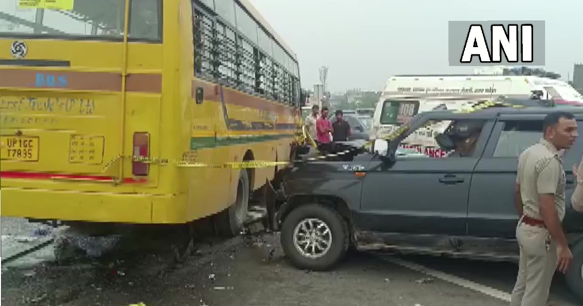 Ghaziabad: नेशनल हाइवे पर स्कूल बस और कार में भिड़ंत, हादसे में 6 लोगों की दर्दनाक मौत