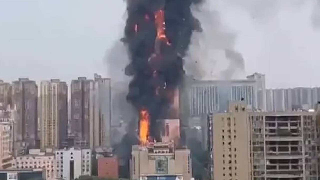 China Shanxi fire: चीन के शाक्सी प्रांत की बिल्डिंग में भीषण आग, अब तक 25 लोगों की मौत, रेस्क्यू ऑपरेशन जारी