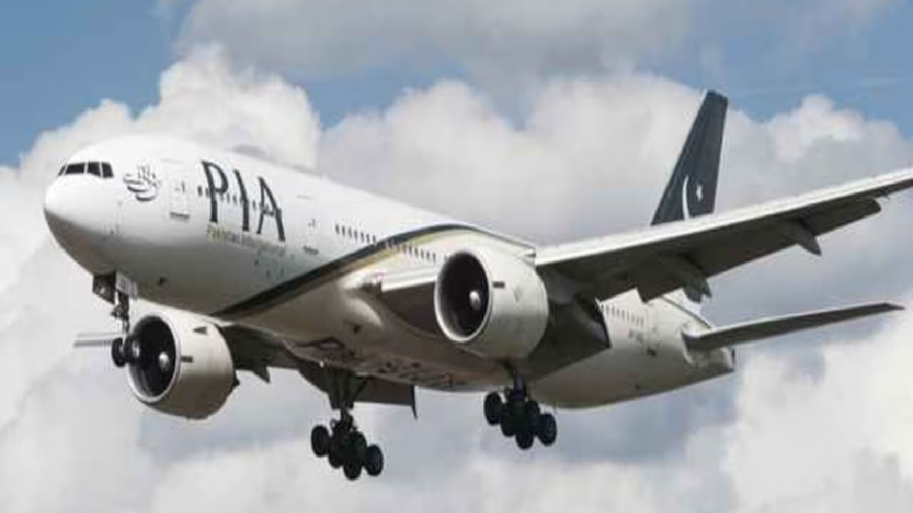 Pakistan News: हवा में उड़ने लायक भी नहीं बचा पाकिस्तान! किसी भी वक्त बंद हो सकती है पाकिस्तान की सरकारी एयरलाइंस PIA