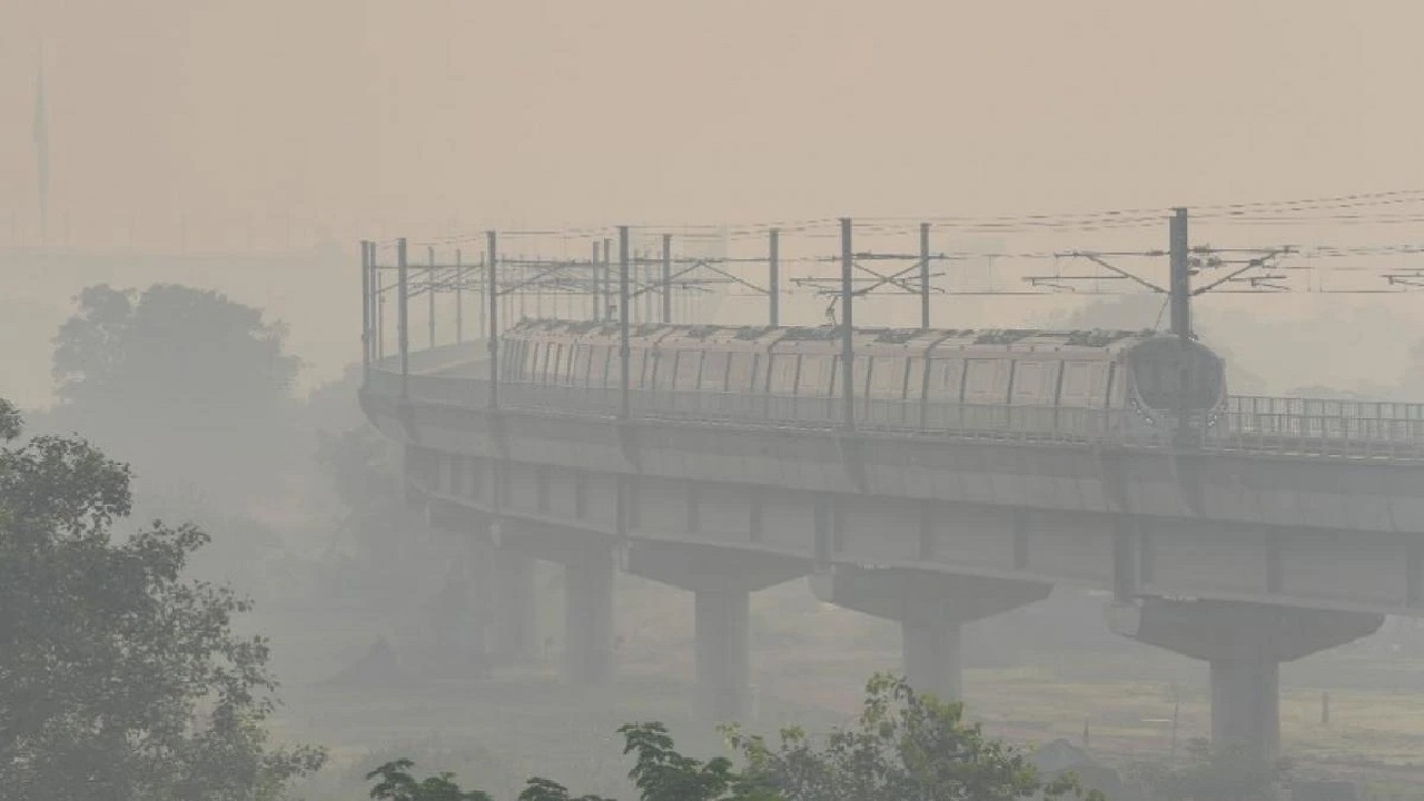 दिल्ली में बढ़ रहे Air Pollution को देखते हुए DMRC ने उठाया बड़ा कदम, बदला गया