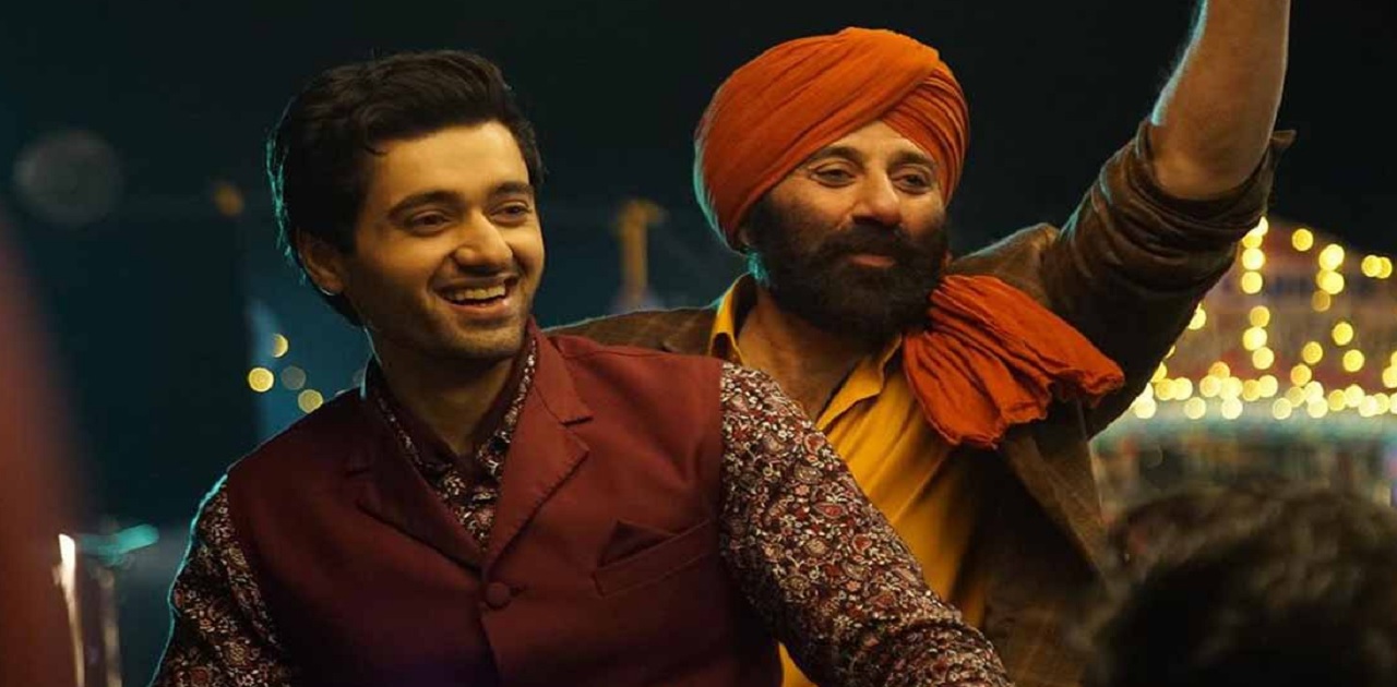 Gadar 2: एडवांस-बुकिंग के मामले में गदर 2 ने छोड़ा इन फिल्मों को पीछे, जानें कितनी बुक हुईं टिकट्स