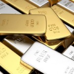 Gold Price in India: सोना-चांदी की कीमतों में फिर आई गिरावट, एक क्लिक में जानें क्या है नया रेट