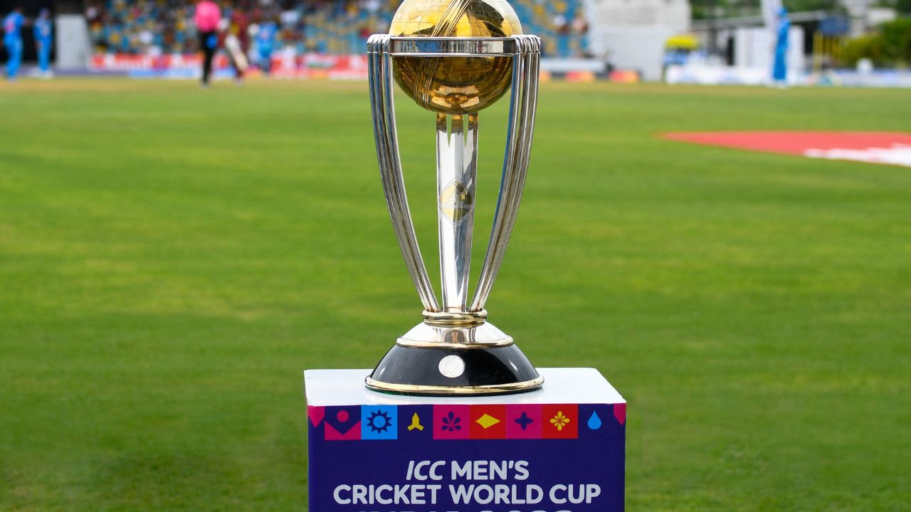 World Cup 2023: छक्के-चौके मारने के लिए बल्लेबाजों को करनी होगी मेहनत, ICC ने पिच क्यूरेटर्स को बाउंड्री बड़ी करने के दिए निर्देश