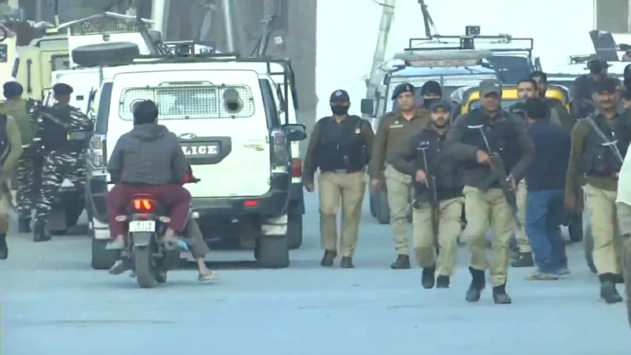 J&K: श्रीनगर में आतंकी हमला, क्रिकेट खेल रहे पुलिस इंस्पेक्टर को आतंकियों ने मारी गोली