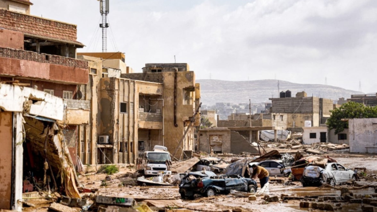 लीबिया में भीषण बाढ़-तूफान ने मचाई तबाही, 2000 से ज्यादा लोगों की मौत, हजारों लापता