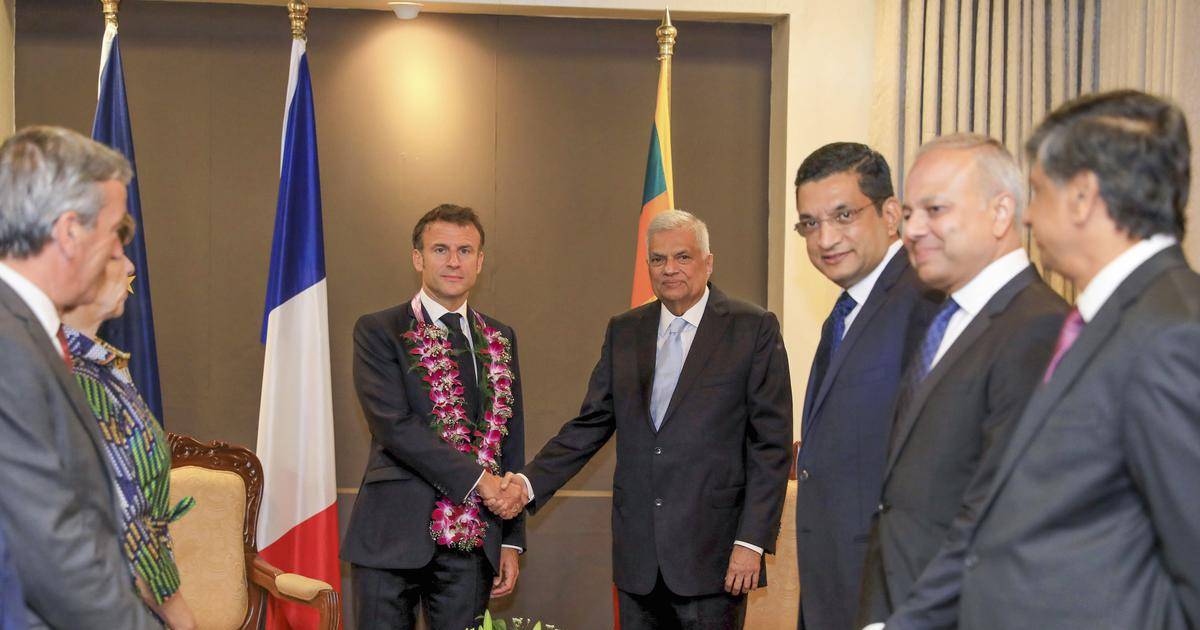 पहली बार श्रीलंका की ऐतिहासिक यात्रा पर पहुंचे फ्रांस के राष्ट्रपति, श्रीलंका के ऋण पुर्नगठन में मदद का किया वादा