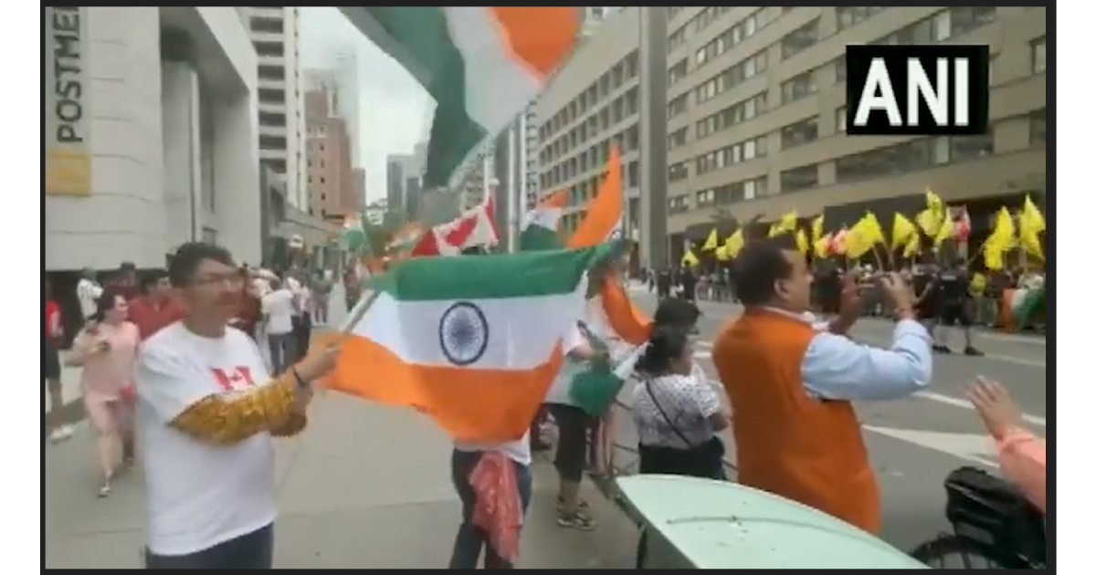 Canada: टोरंटो में वाणिज्य दूतावास के बाहर खालिस्तान समर्थकों का प्रदर्शन, भारतीयों ने तिरंगा लेकर किया विरोध, देखें वीडियो