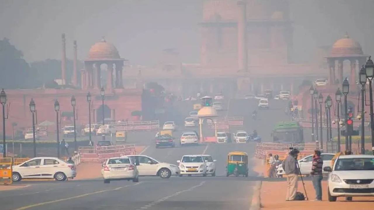 Delhi Air Pollution: प्रदूषण ने मचा रखा है कोहराम, जानें दिल्ली-NCR में आने वाले दिनों के मौसम का हाल