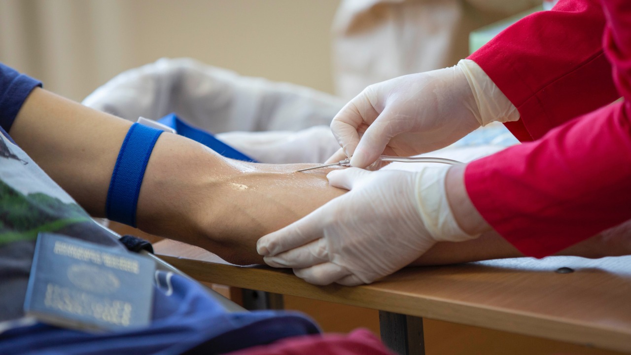 Blood Donation: करेंगे रक्तदान तो मोटापे से लेकर हार्ट अटैक जैसी गंभीर बीमारियां नहीं करेंगी परेशान
