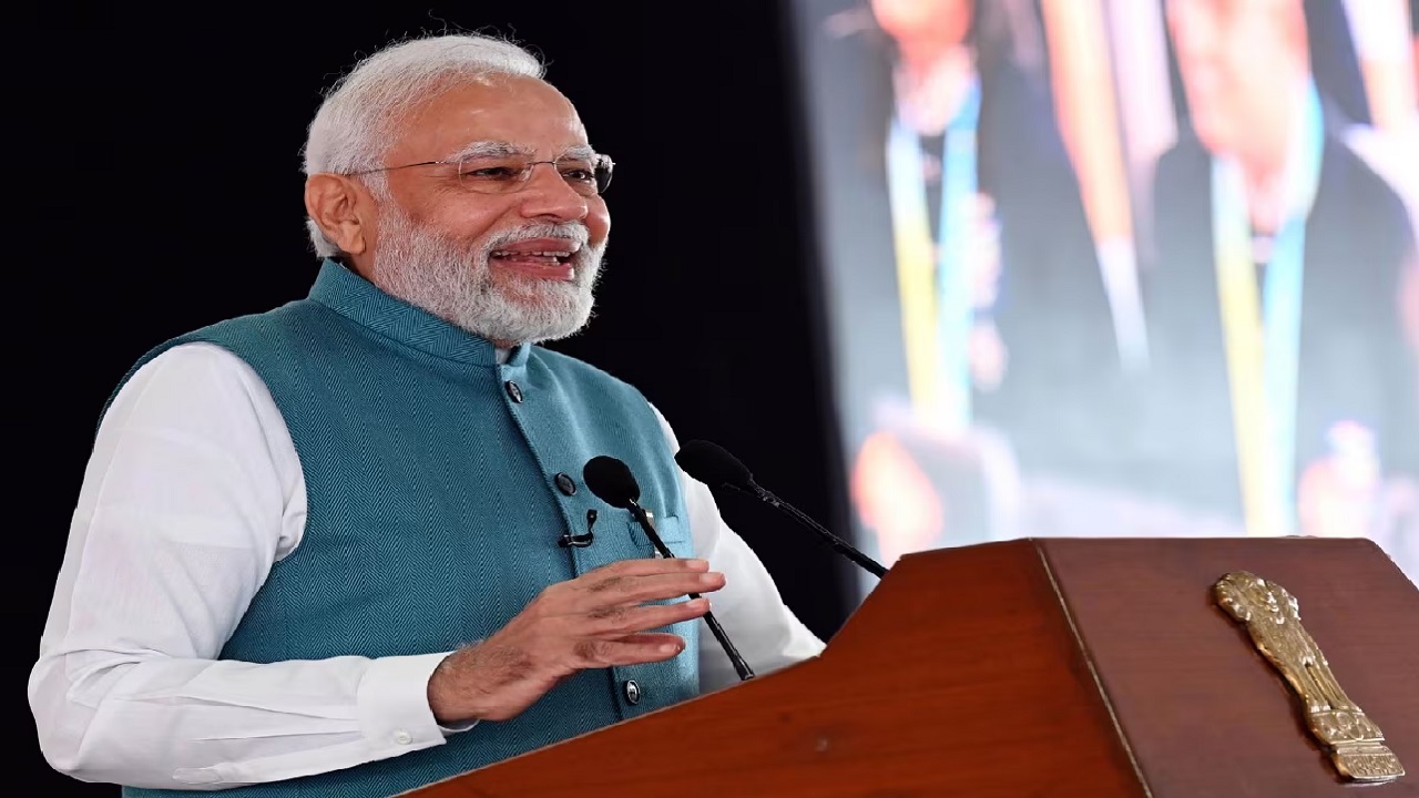 Rozgar Mela: PM नरेंद्र मोदी ने 51 हजार युवाओं को सौंपा नियुक्ति पत्र, बोले- 'नया भारत कर रहा है कमाल'