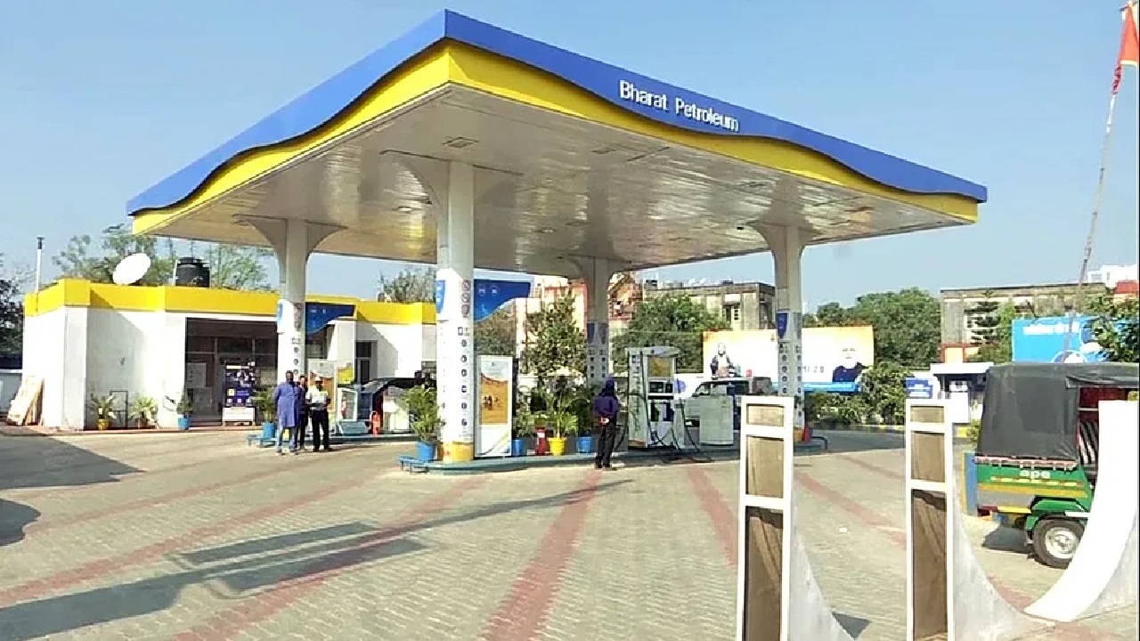 Petrol Pump Closed: राजस्थान में आज भी बंद रहेंगे पेट्रोल पंप, परेशान हो रहे लोग...बिगड़ सकते हैं हालात