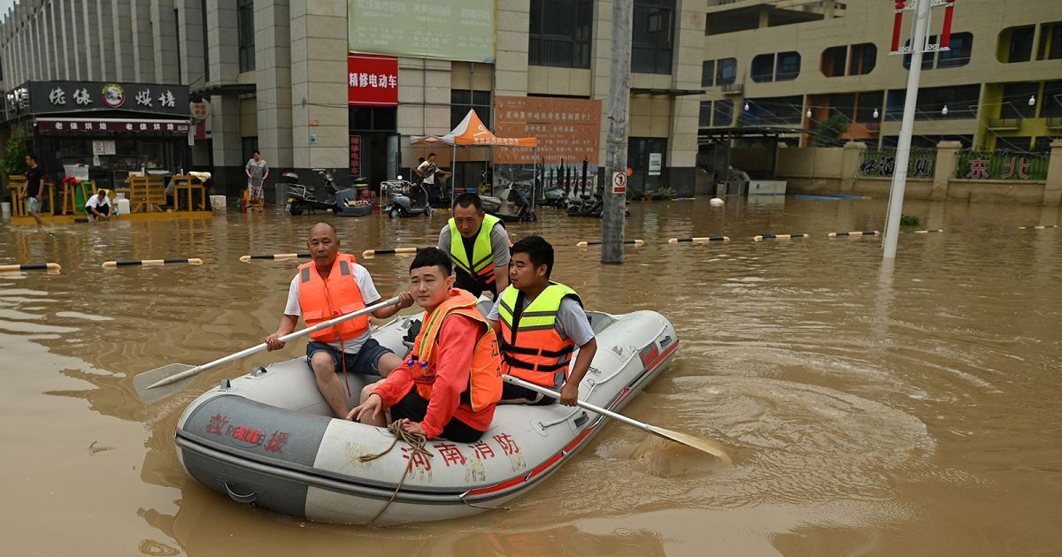 China Floods: चीन में बारिश ने तोड़ा 140 साल का रिकॉर्ड, बाढ़ से 20 लोगों की गई जान