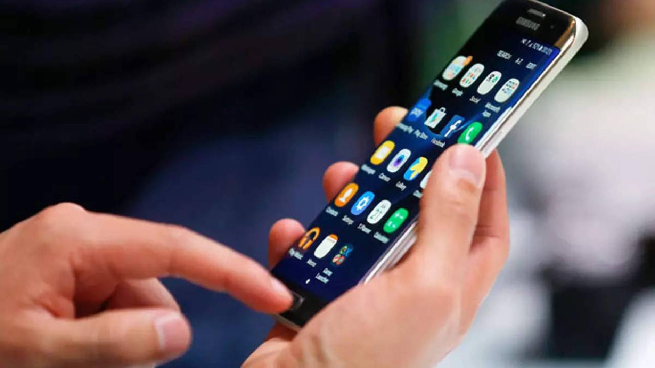 Smart Phone Tips: स्मार्टफोन से डिलीट हुई फोटो तो न हों परेशान, इन तरीकों से करें रिकवर