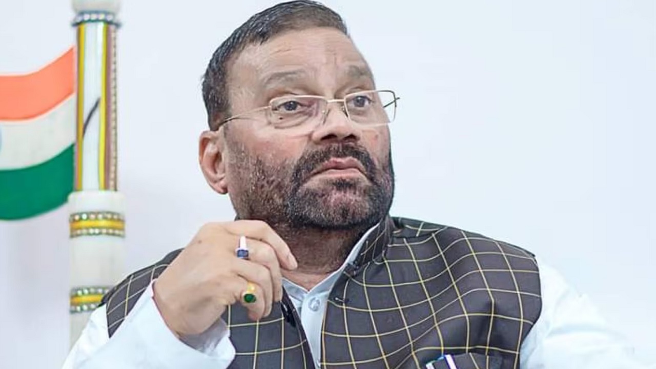 BJP-RSS पर भड़के स्वामी प्रसाद मौर्य, बोले- 'ये भारत-इंडिया और संविधान के दुश्मन'