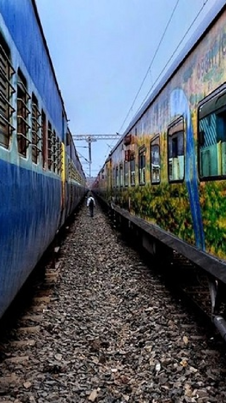 Train Cancelled: यात्रिगण कृप्या ध्यान दें! रेलवे ने 16 अक्टूबर तक 66 ट्रेनों को किया रद्द, यहां देखें पूरी लिस्ट