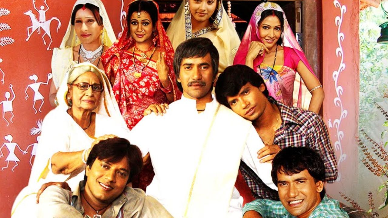
मिथुन चक्रवर्ती की फिल्म 'परिवार' को दिनेश लाल यादव निरहुआ ने भोजपुरी में बनाया. इस फिल्म में निरहुआ के अलावा पाखी हेगड़े, रानी चटर्जी समेत कई शानदार कलाकार नजर आए थे. 