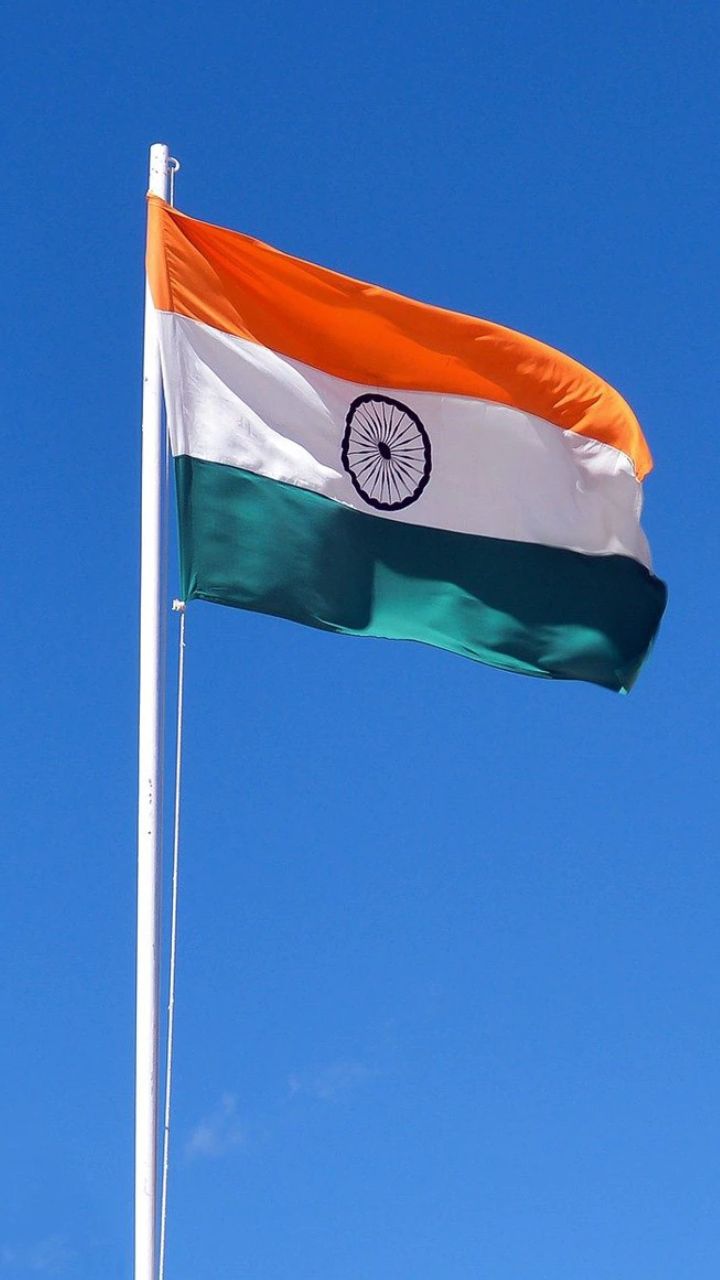 इंडिया VS भारत, किसके सपोर्ट में है बॉलीवुड?