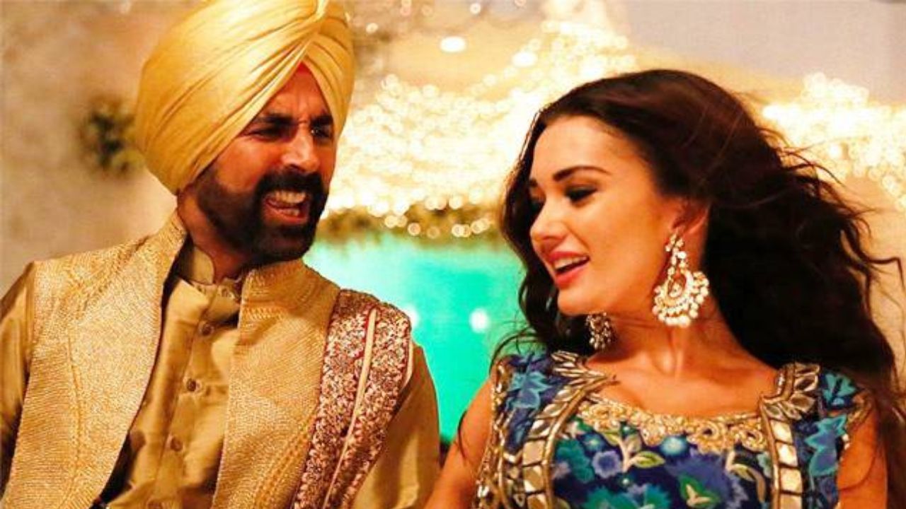 साल 2015 में अक्षय कुमार और एमी जैक्शन की फिल्म 'सिंग इज ब्लिंग' भी साल 2006 में रिलीज हुई के-ड्रामा My Wife Is A Gangester की हिंदी रीमेक है. 
