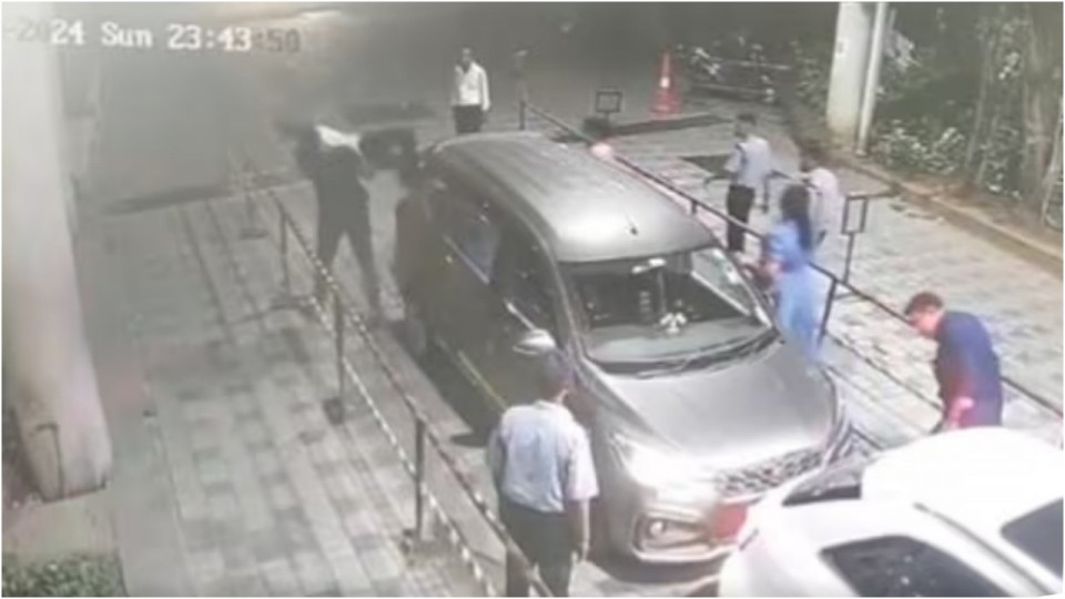  Audi Car driver throws Ola cab driver to the ground after colliding 