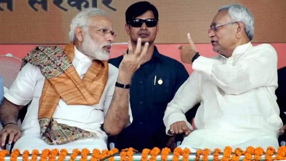 Nitish Kumar, Narendra Modi viral video
