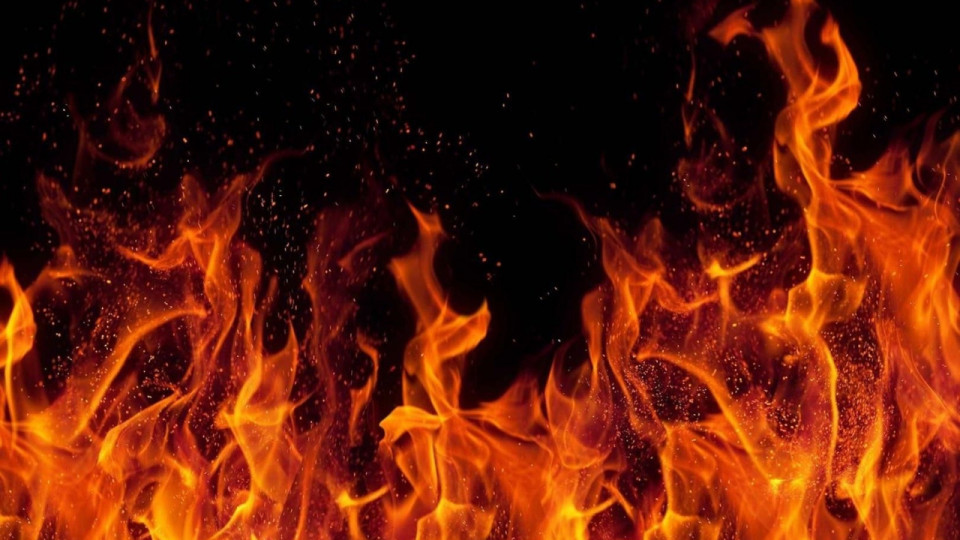 A huge fire broke out in a dyeing factory in Bhiwandi, Maharashtra