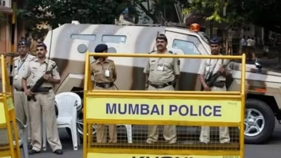 Bomb Threat To Mumbai