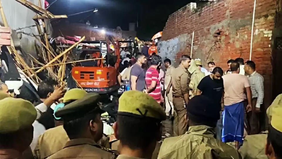 Meerut building collapses