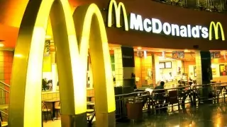 McDonald's Burger: मैकडॉनल्ड्स के बर्गर को लेकर क्यों हो रहा बवाल, कंपनी को देनी पड़ी सफाई