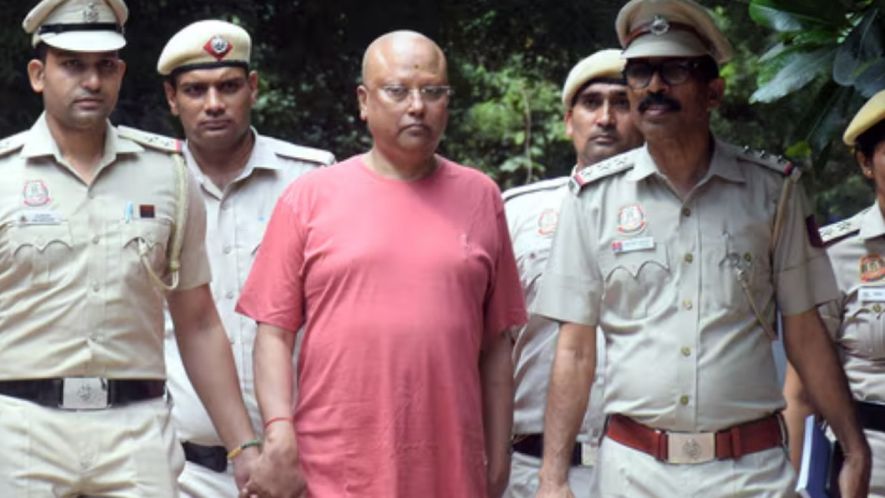  Chaitanyananda Saraswati