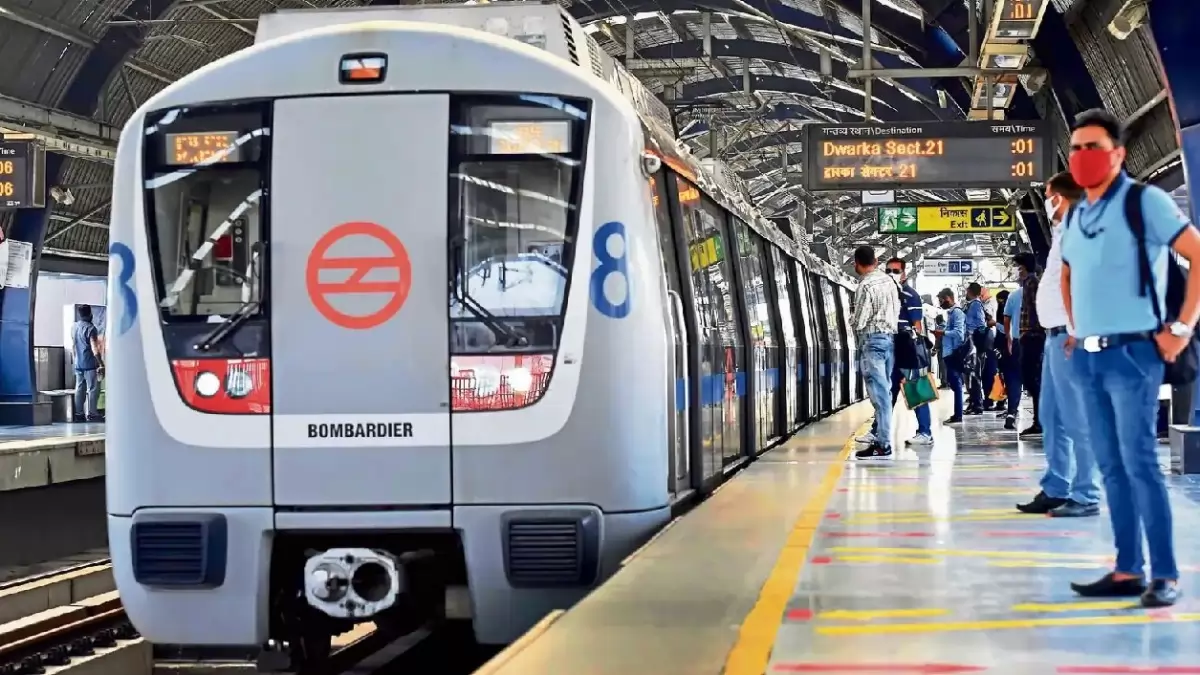 Watch: ट्रेन की तरह मेट्रो प्लेटफॉर्म पर फंसा शख्स, Video ऐसा जो कंपा देगी रूह