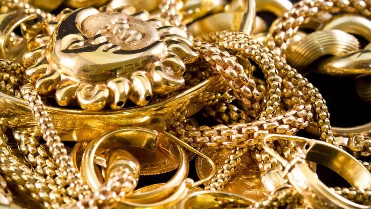 Gold Price Update: महंगाई के अब तक के अपने उच्चतम स्तर पर सोना और चांदी, जानें- 14 से 24 कैरेट का लेटेस्ट रेट्स
