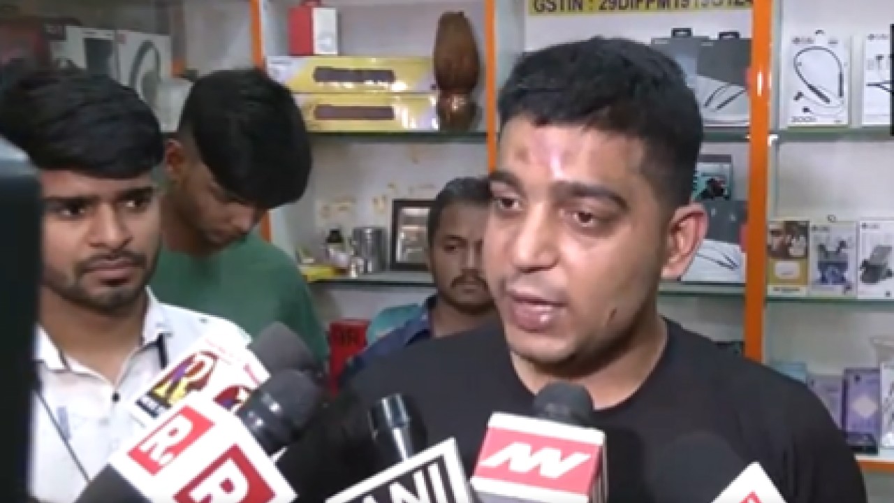Shopkeeper Beaten In Karnataka: 'पहले मुझे पीटा फिर चाकू मारने की धमकी दी', अजान के समय हनुमान चालीसा बजाने के लिए पीटा गया दुकानदार