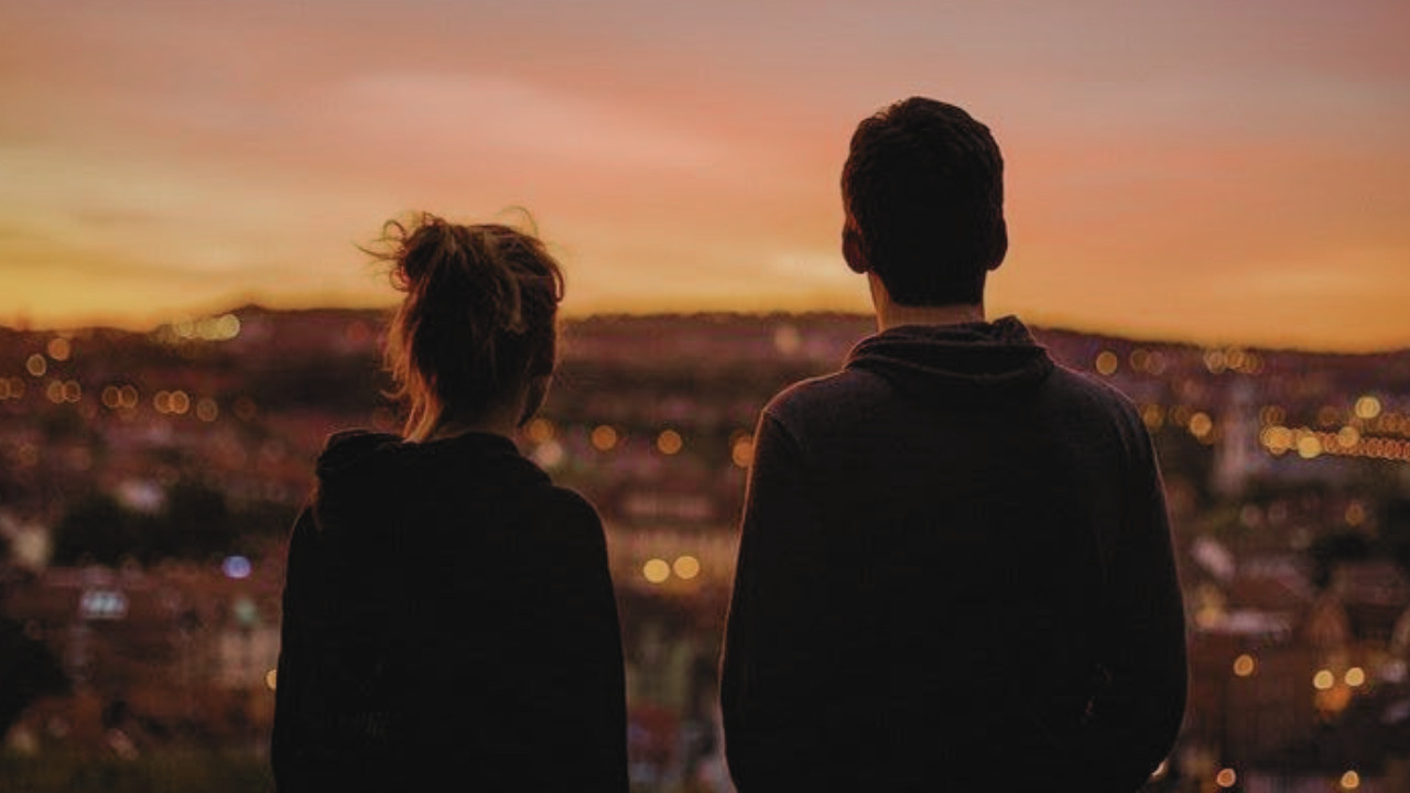 अमेठी में पांच बच्चों की मां अपने प्रेमी संग फरार हो गई है. पति ने गुमशुदगी की रिपोर्ट दर्ज कराते हुए ये आरोप लगाया है. है.