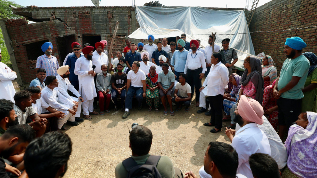 Rahul Gandhi visits flood affected areas of Punjab