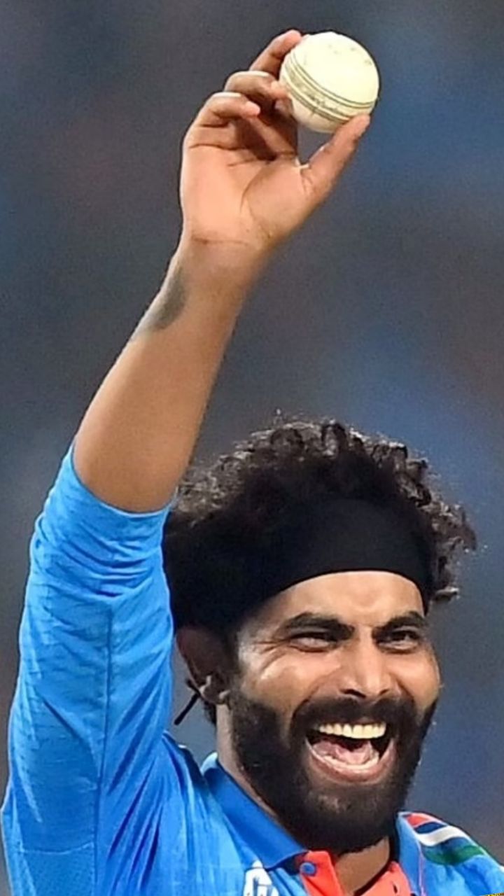 72 टेस्ट में 294  विकेट