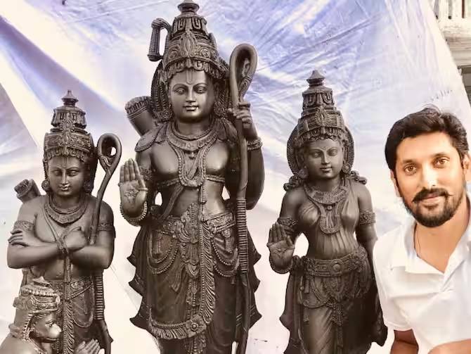 अरुण योगीराज की बनाई गई प्रतिमा का चयन किया गया है. 