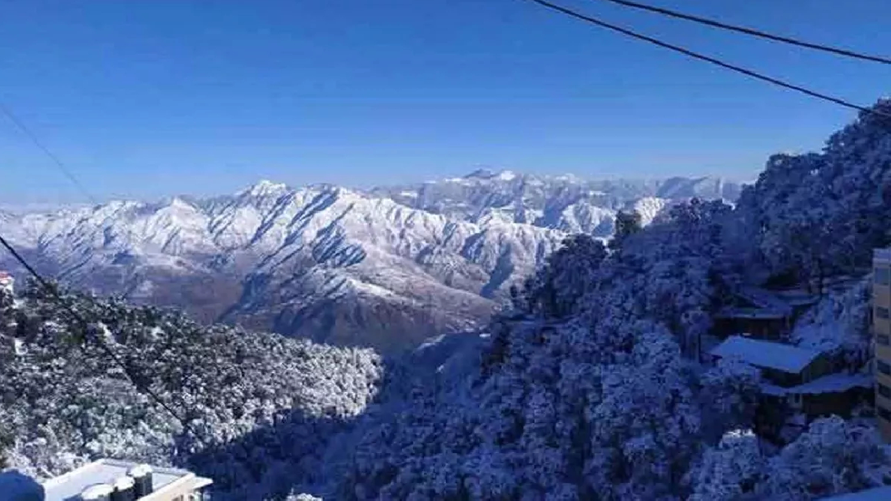Uttarakhand Weather Update: पहाड़ों पर बिगड़ने वाला है मौसम, तापमान में दर्ज  होगी गिरावट, जानें मौसम विभाग का अपडेट